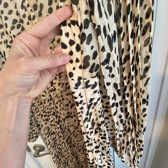 H&M’s leopard print maxi dress - Picture 9 of 11